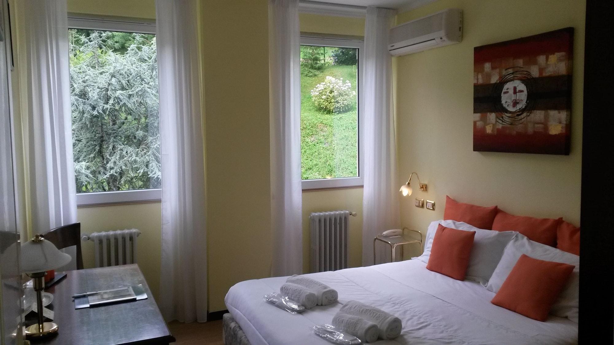Hotel Villa Delle Ortensie Sant'Omobono Imagna Eksteriør bilde
