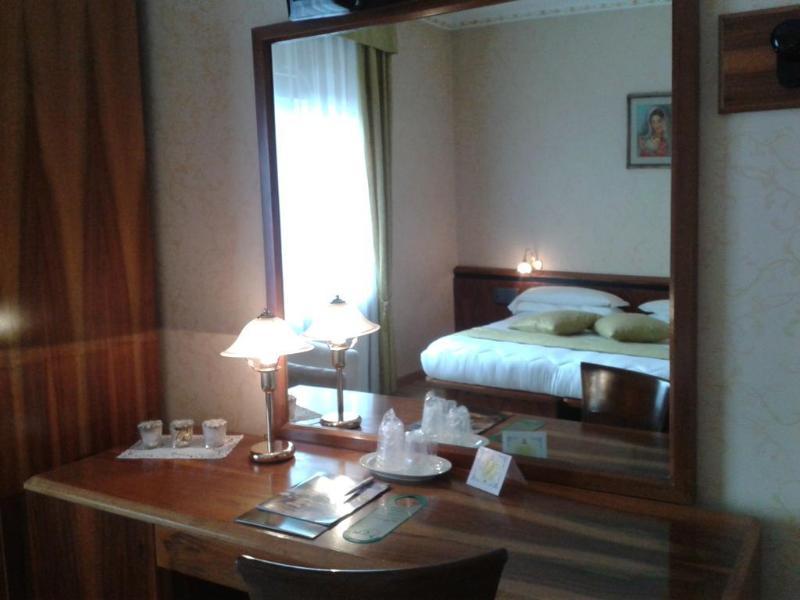 Hotel Villa Delle Ortensie Sant'Omobono Imagna Eksteriør bilde