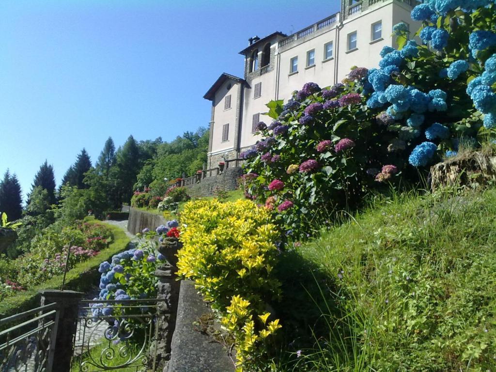 Hotel Villa Delle Ortensie Sant'Omobono Imagna Eksteriør bilde