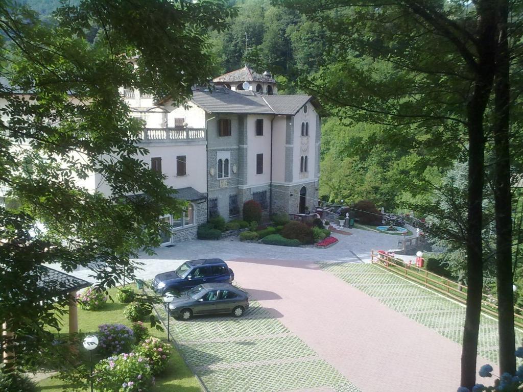 Hotel Villa Delle Ortensie Sant'Omobono Imagna Eksteriør bilde