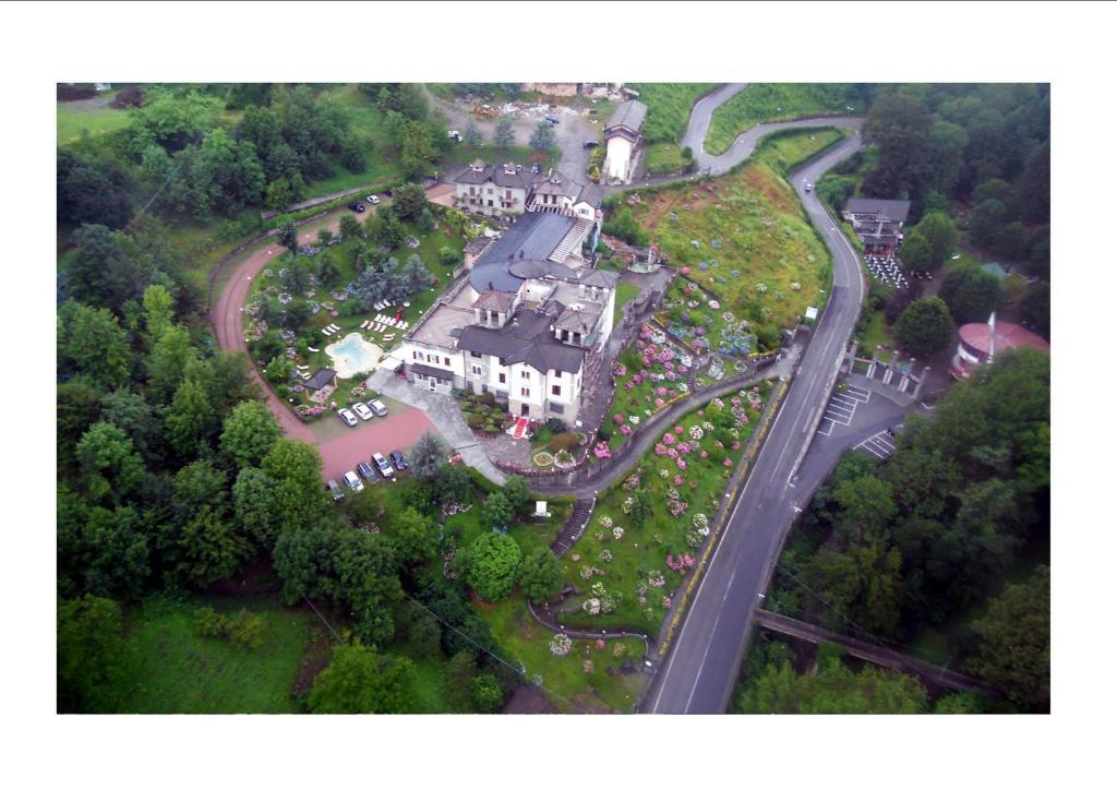 Hotel Villa Delle Ortensie Sant'Omobono Imagna Eksteriør bilde