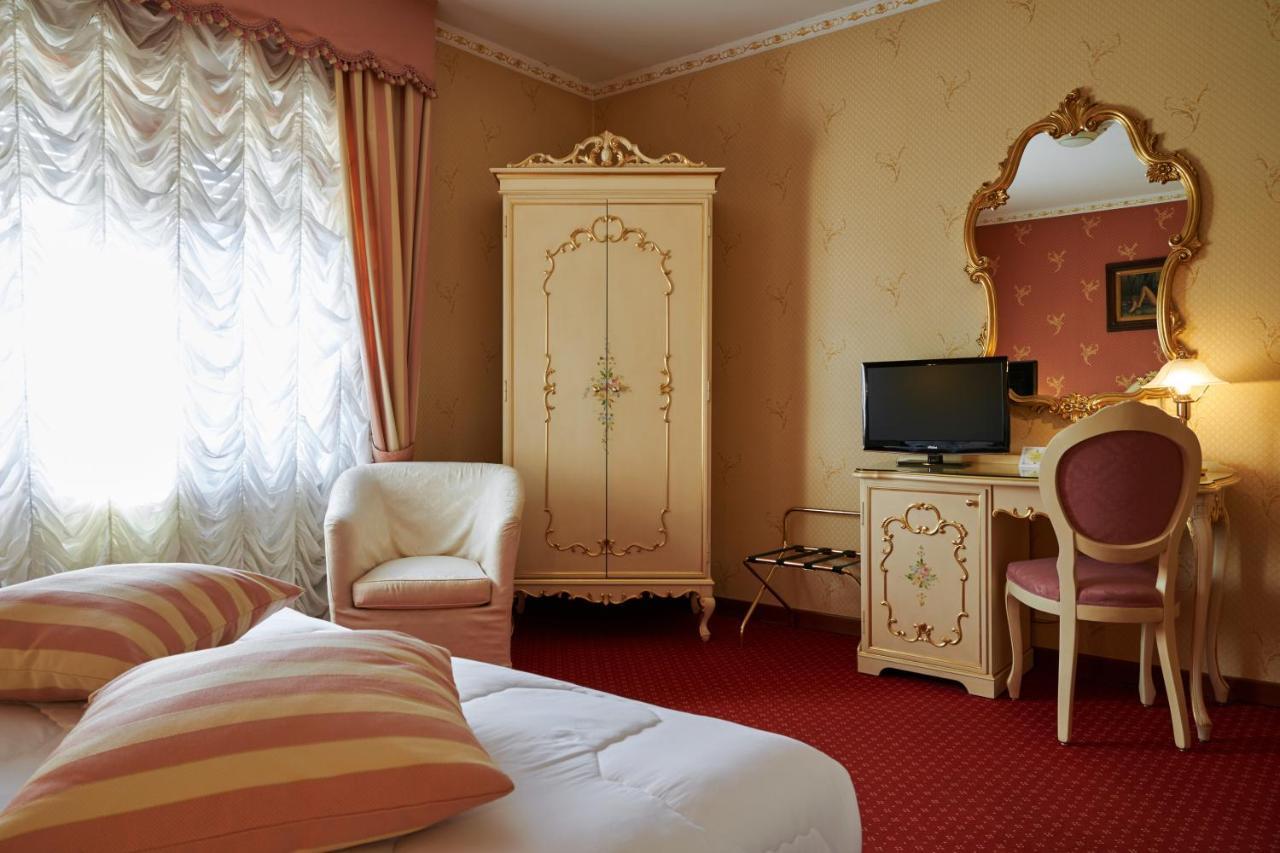 Hotel Villa Delle Ortensie Sant'Omobono Imagna Eksteriør bilde